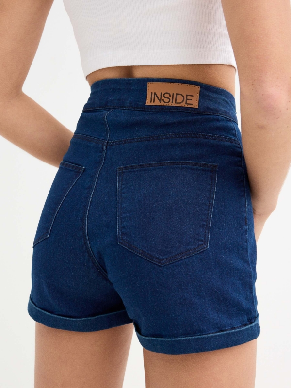 Short denim tiro alto botones azul vista detalle