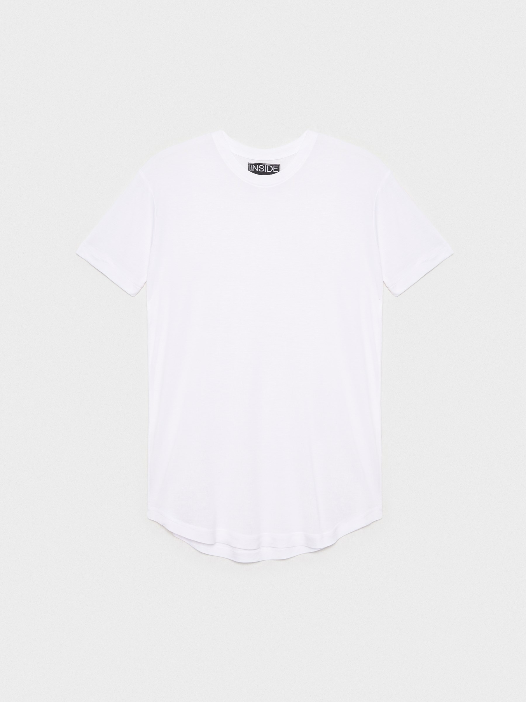 Camiseta longa básica branco vista meia frontal