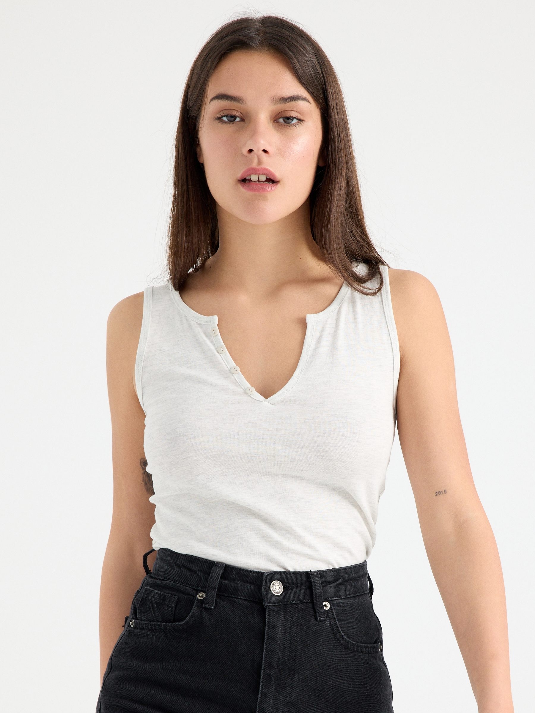 V-neck t-shirt with buttons grey middle front view