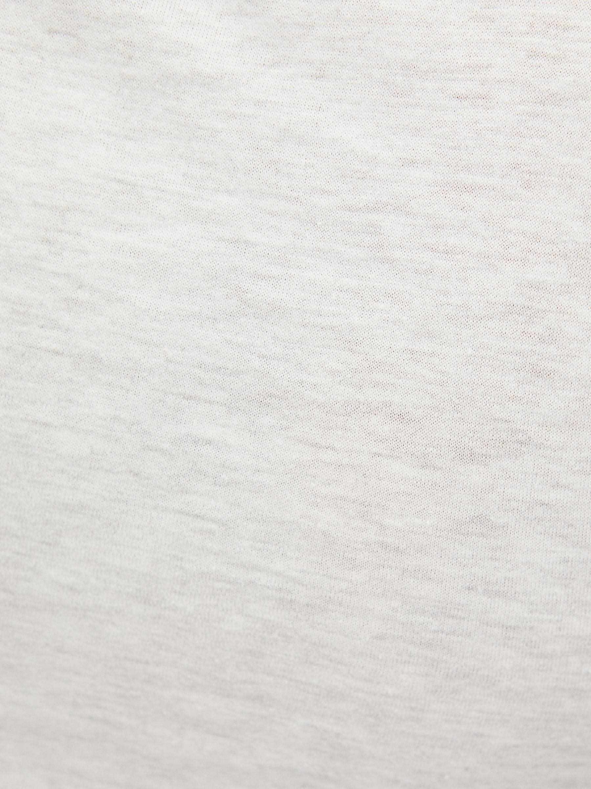 V-neck t-shirt with buttons grey detail view
