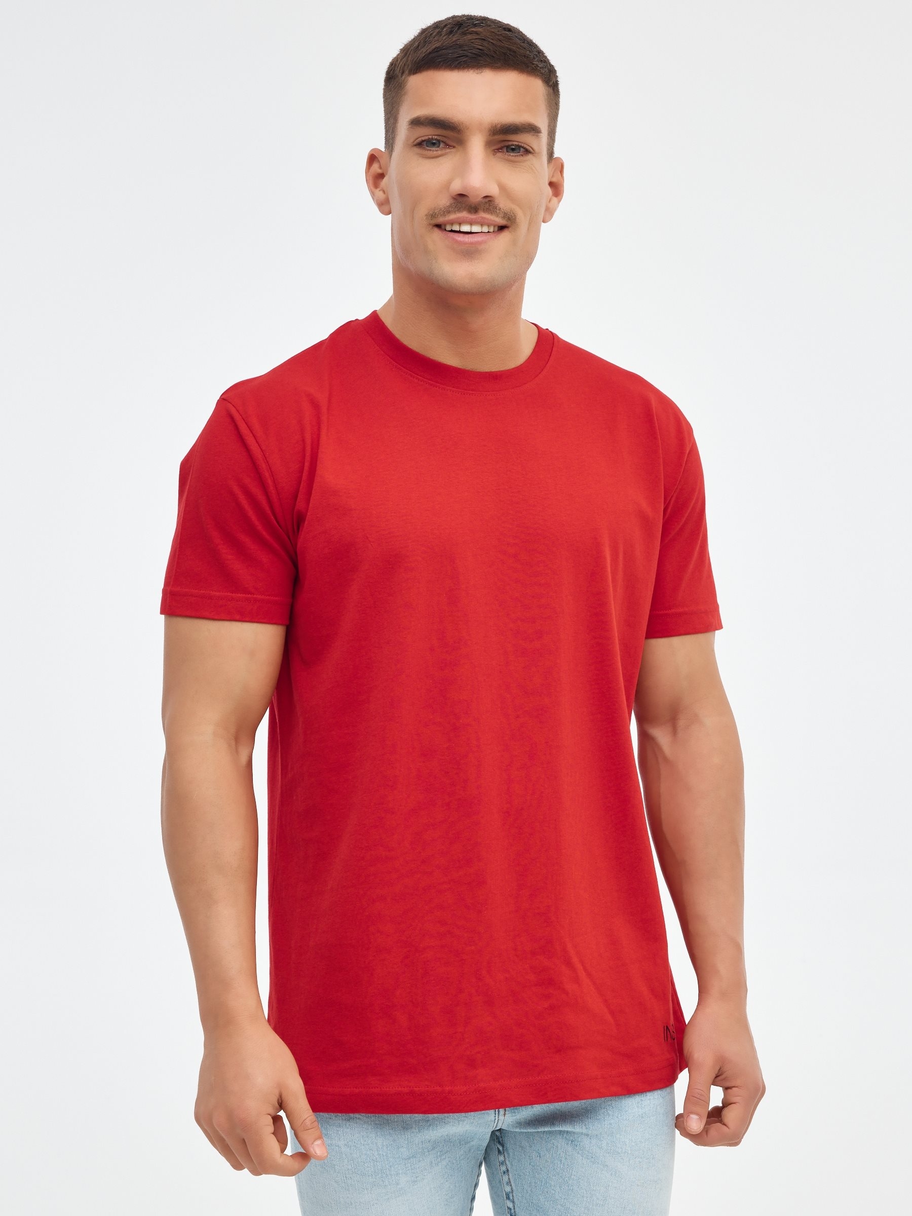 Basic short-sleeve t-shirt red middle front view
