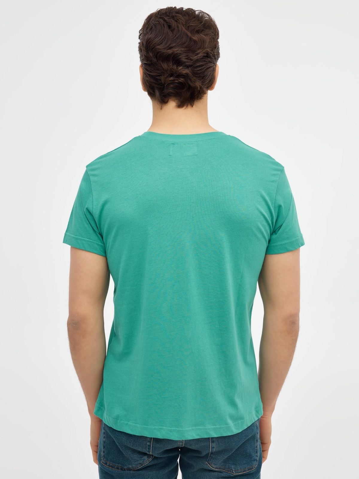 Camiseta básica manga corta verde vista media trasera