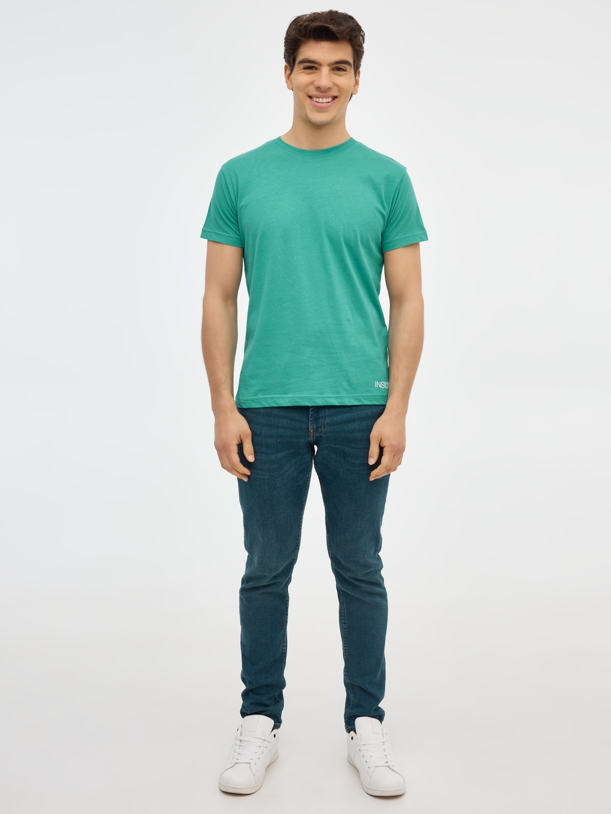Camiseta básica manga curta verde vista geral frontal