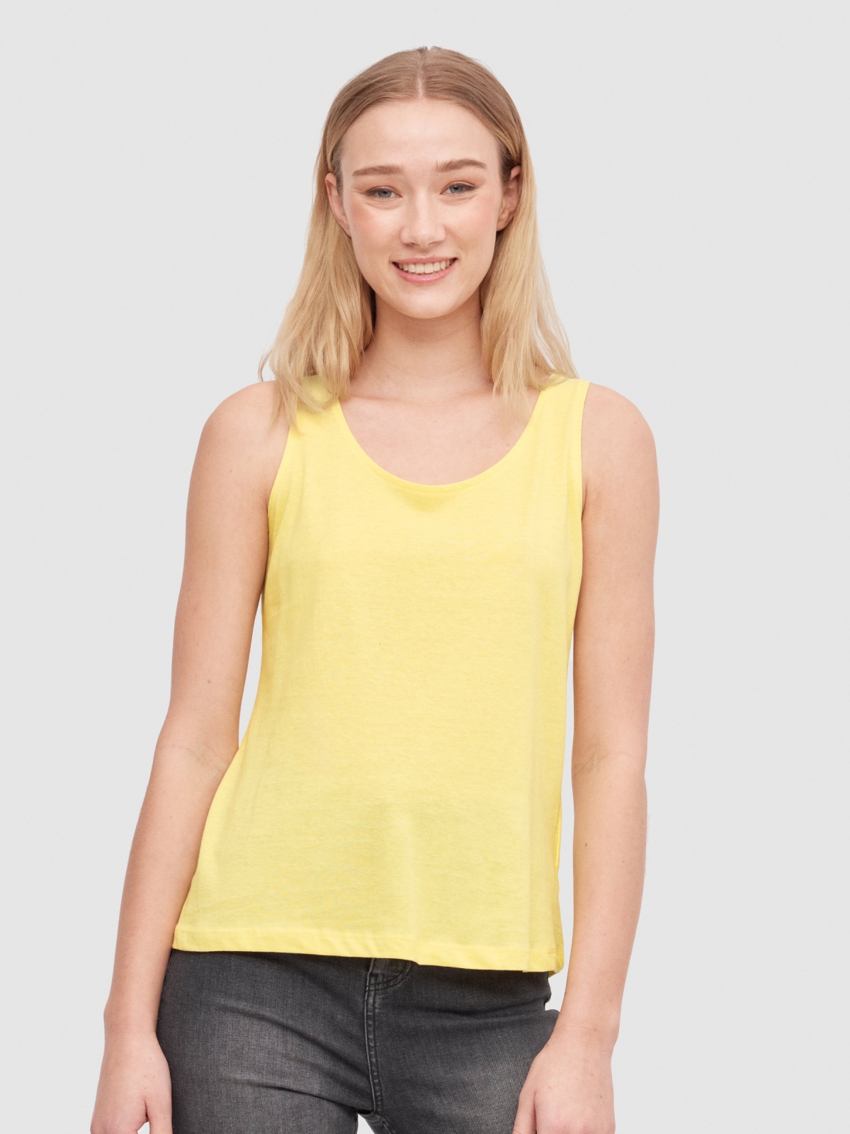 Basic tank t-shirt yellow middle front view