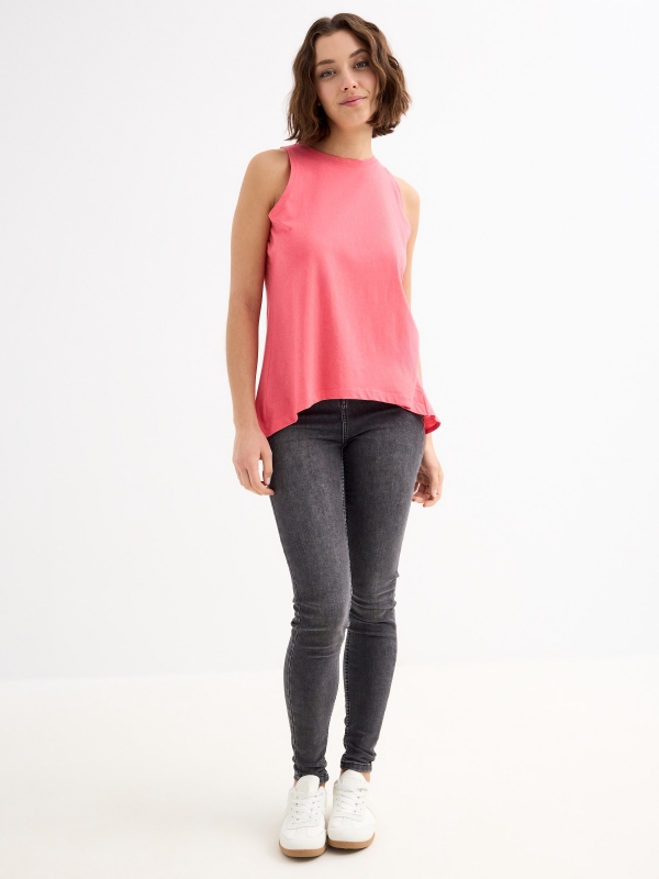 Camiseta abertura espalda rosa vista general frontal