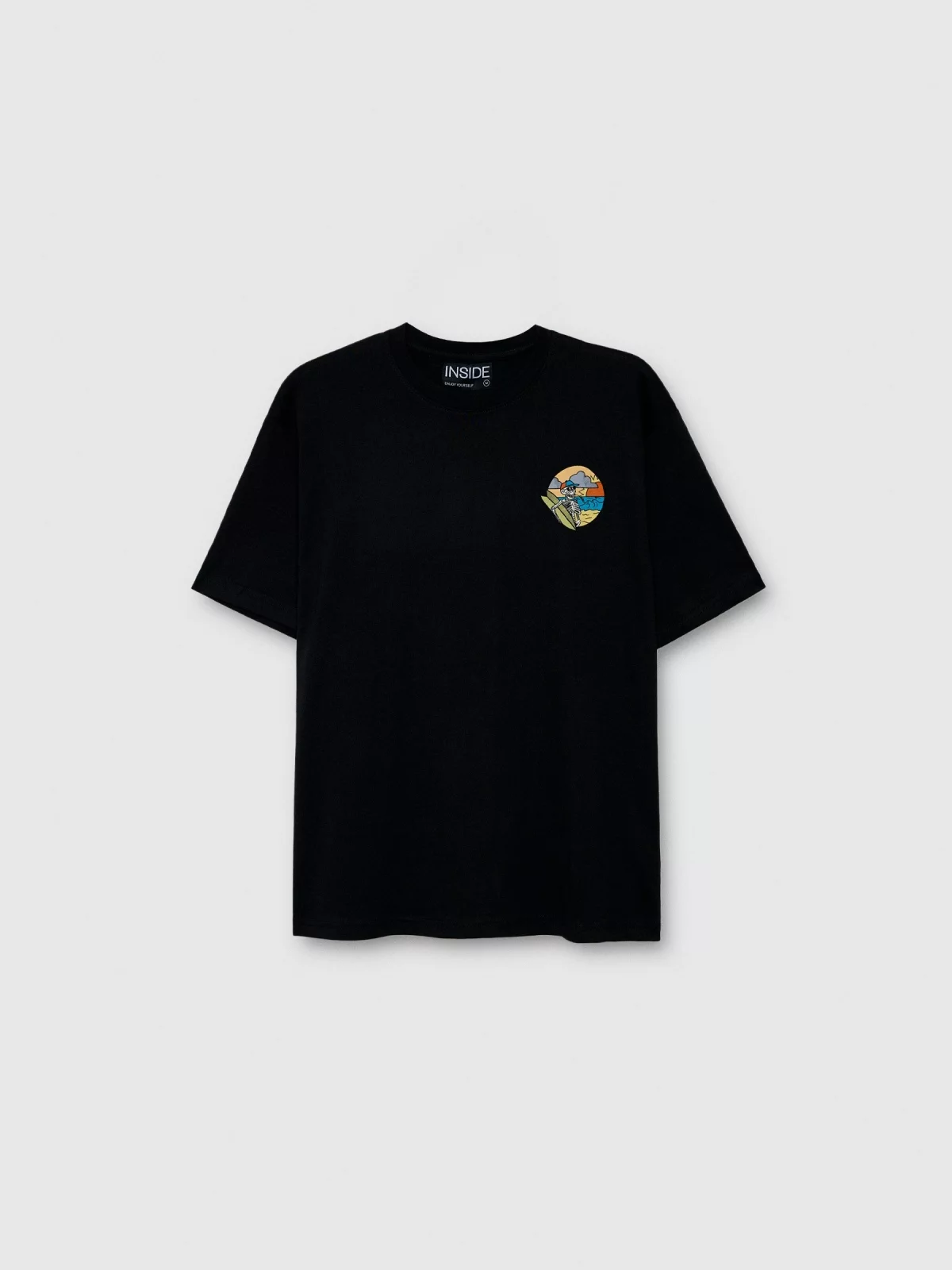 Camiseta de manga curta estampada com caveira