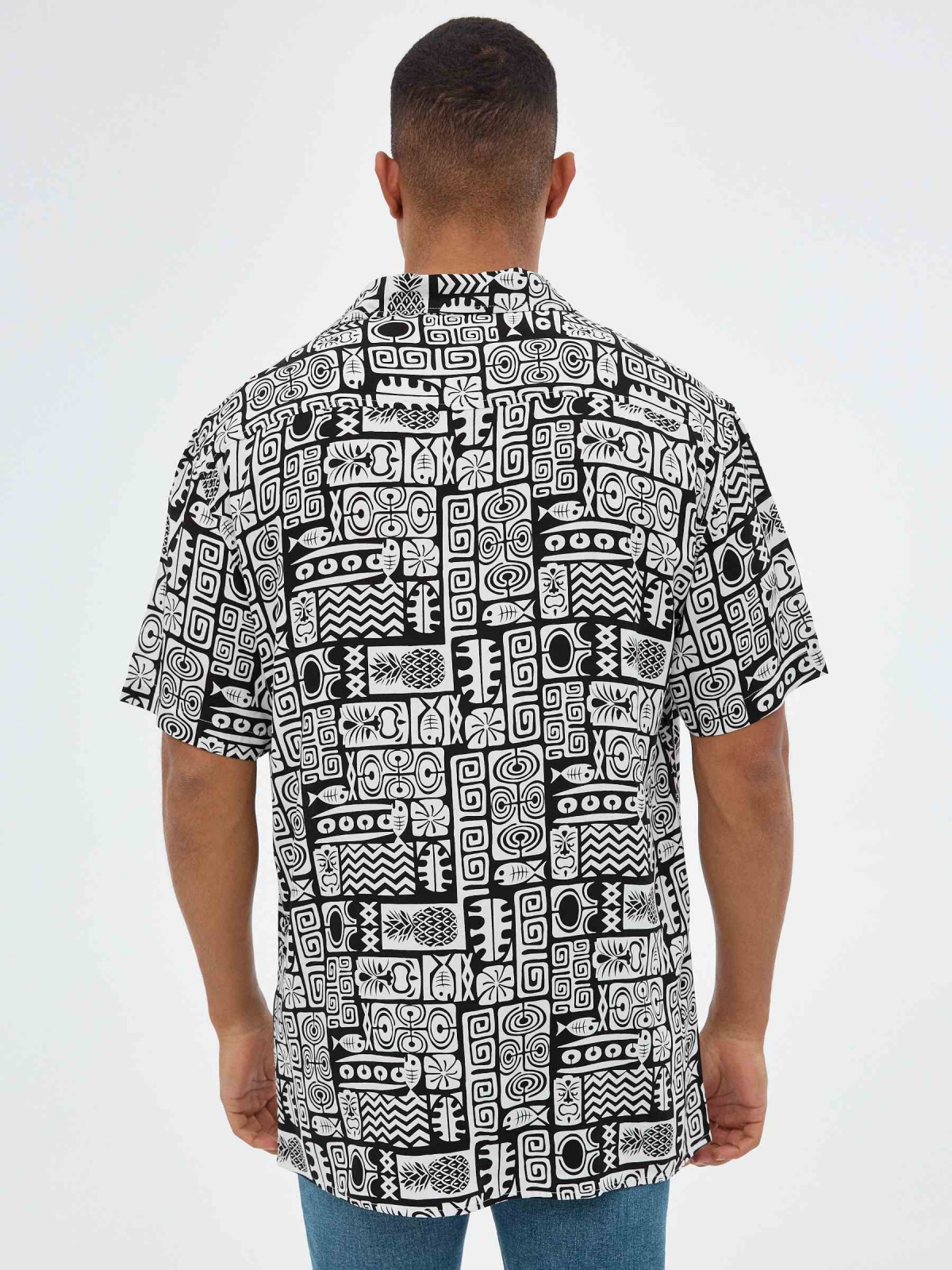 Short sleeve print shirt black middle back view