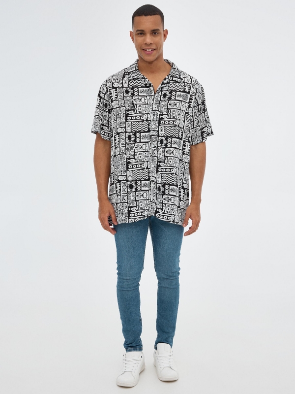 Short sleeve print shirt black front view