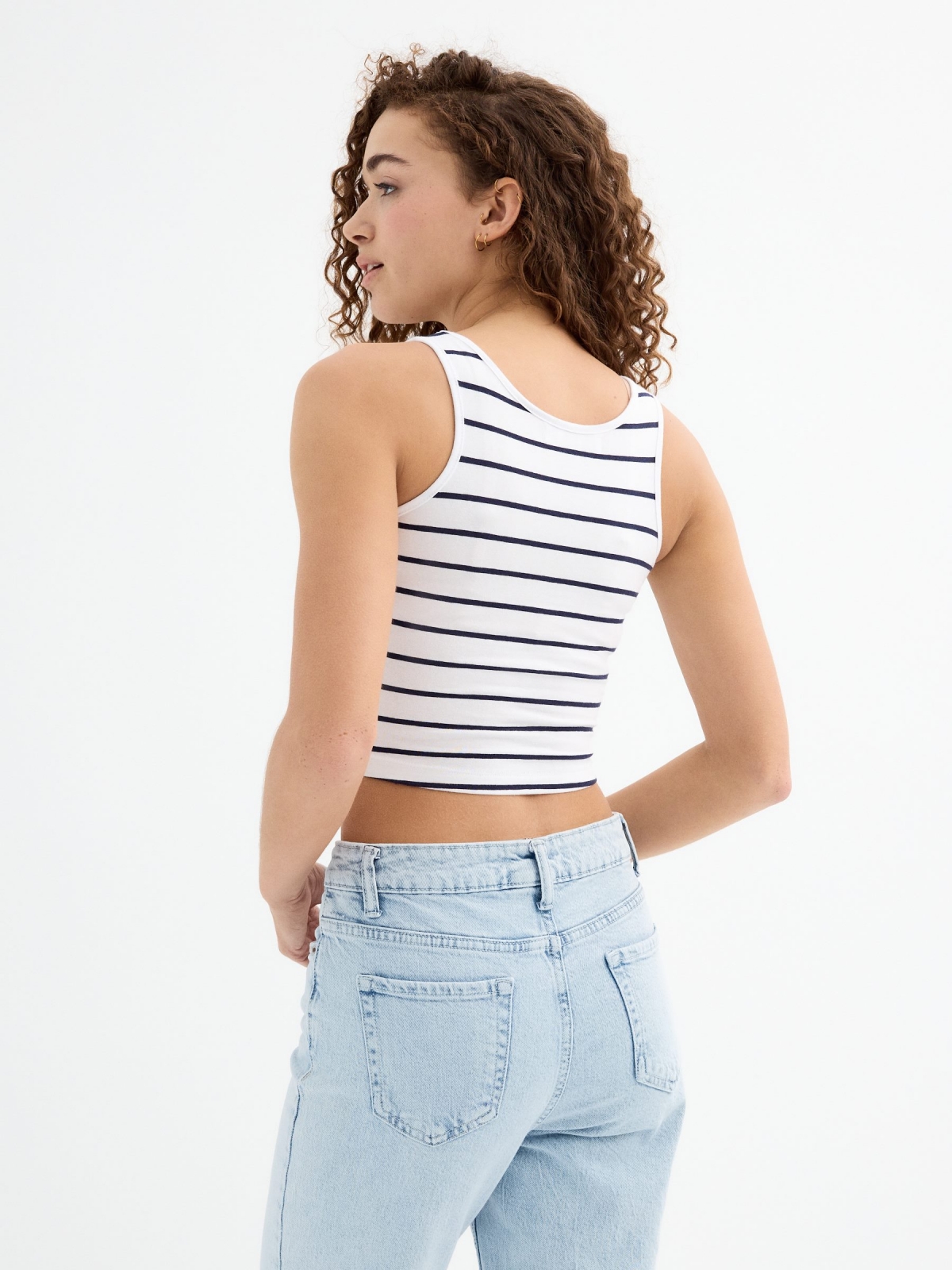 T-shirt regata curta listrada branco vista meia traseira
