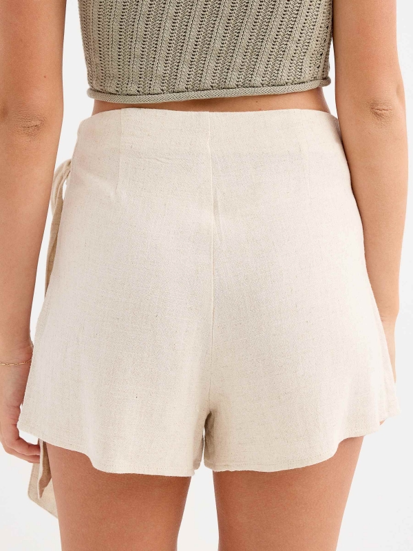 Falda pantalón nudo blanco vista detalle