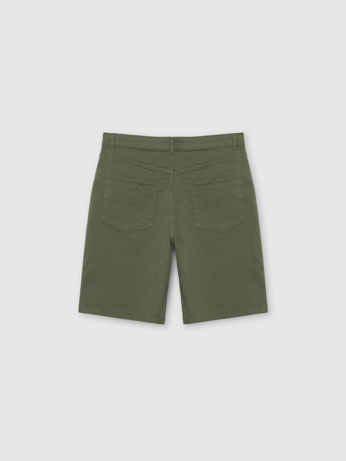 Bermudas cor baggy cáqui vista traseira