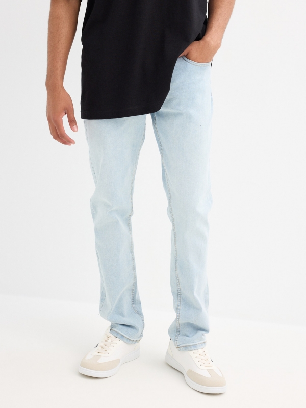Light blue regular jeans with stitching blue middle front view