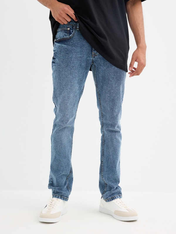 Jeans slim azul ácido azul vista media frontal