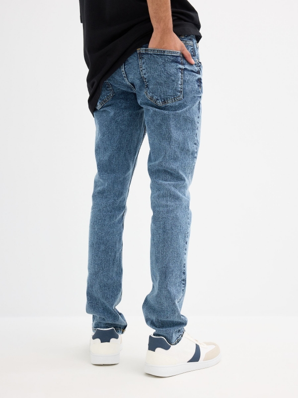 Jeans slim azul ácido azul vista media trasera