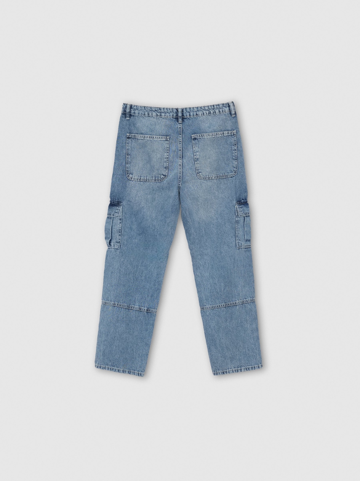 Jeans cargo multibolsillo azul vista trasera