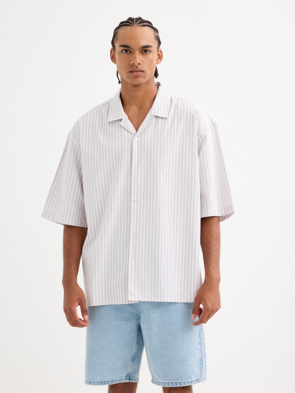 Short-sleeve shirt with two-tone stripes white middle front view
