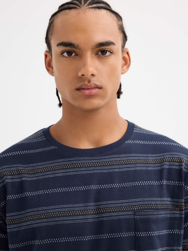 Short sleeve striped t-shirt navy detail view