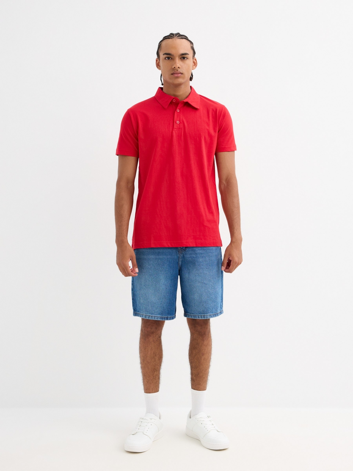 Basic short-sleeved polo shirt red front view