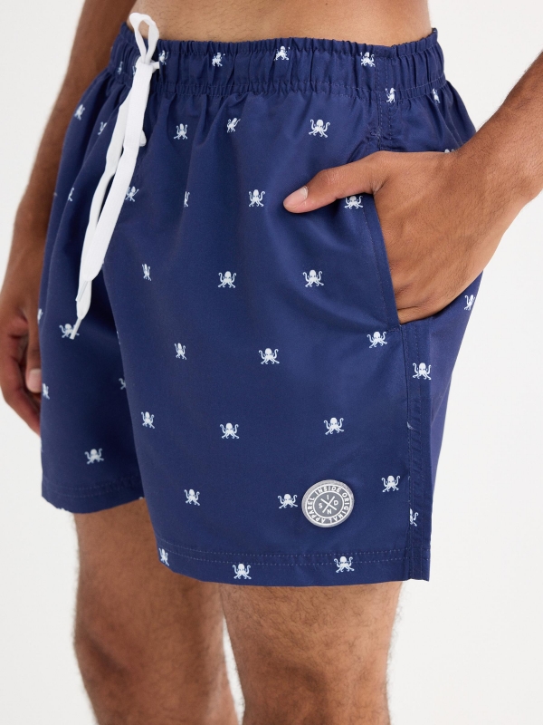 Bañador estampado pulpos azul oscuro vista detalle