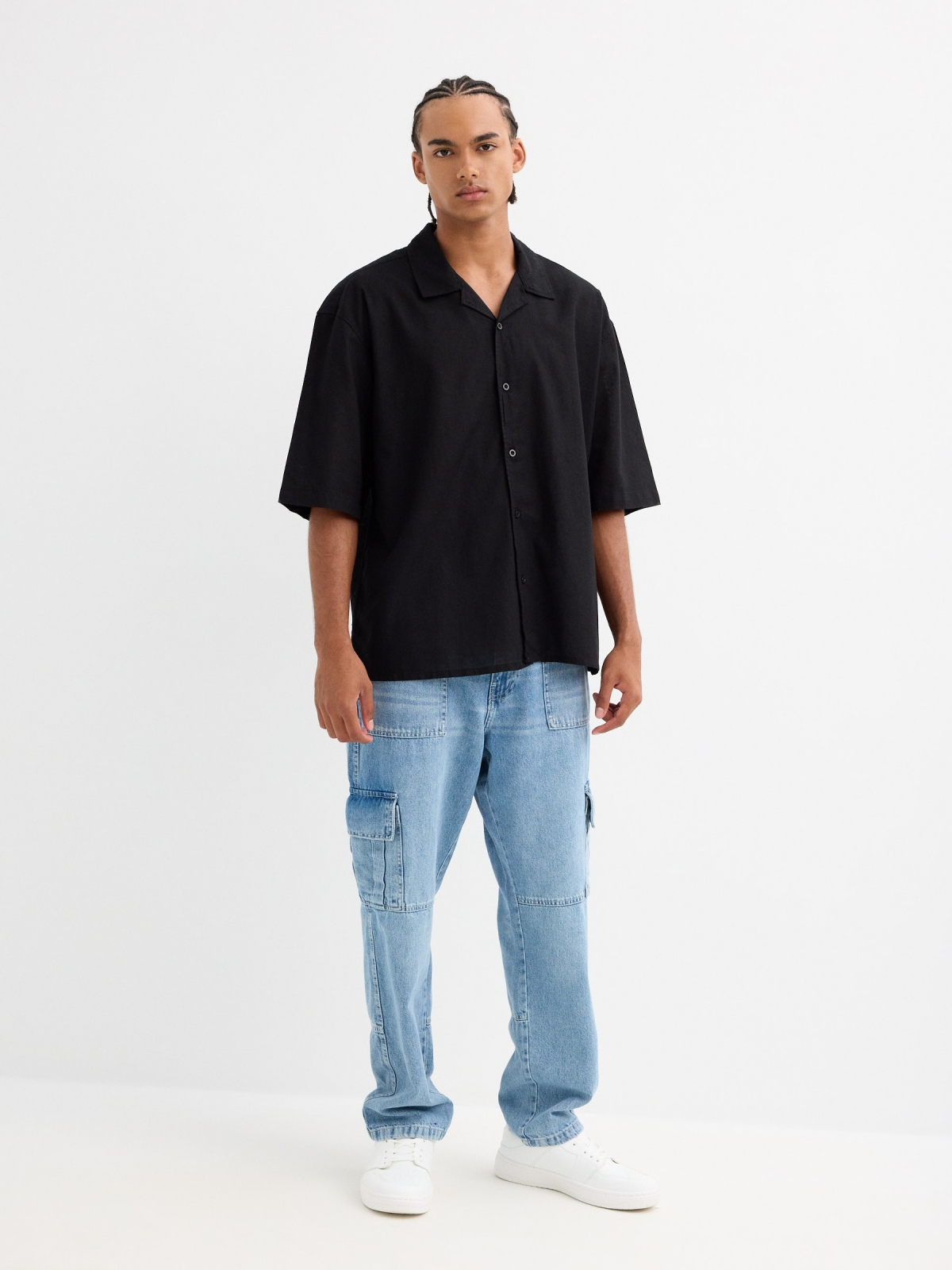 Plain short-sleeve shirt black front view
