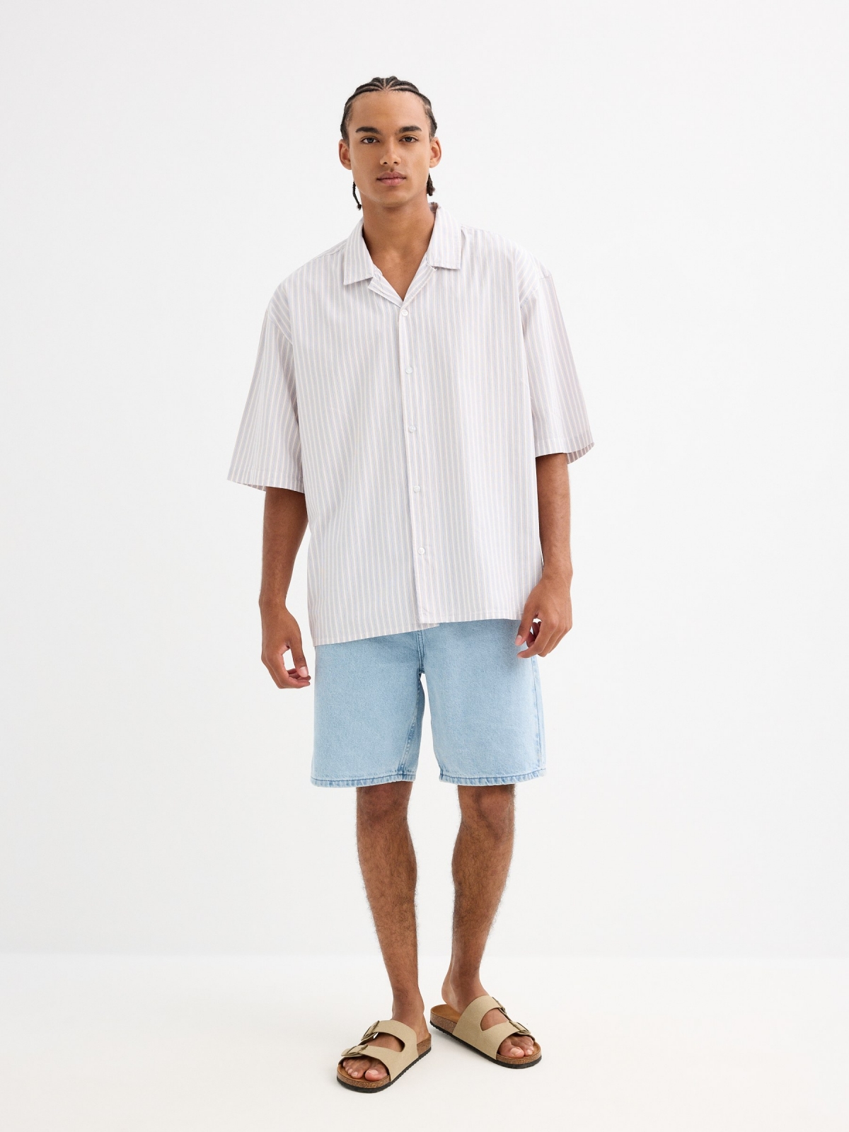 Short-sleeve shirt with two-tone stripes white front view