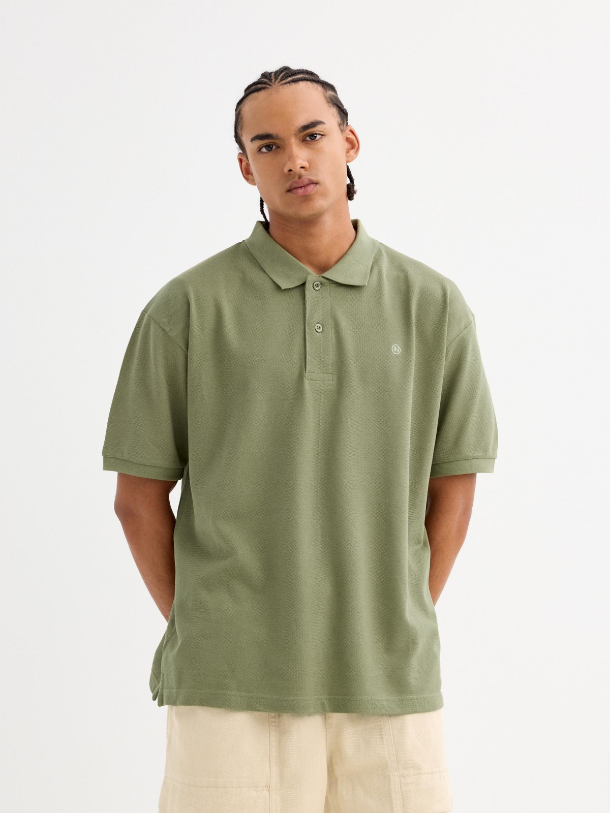 Basic polo khaki middle front view