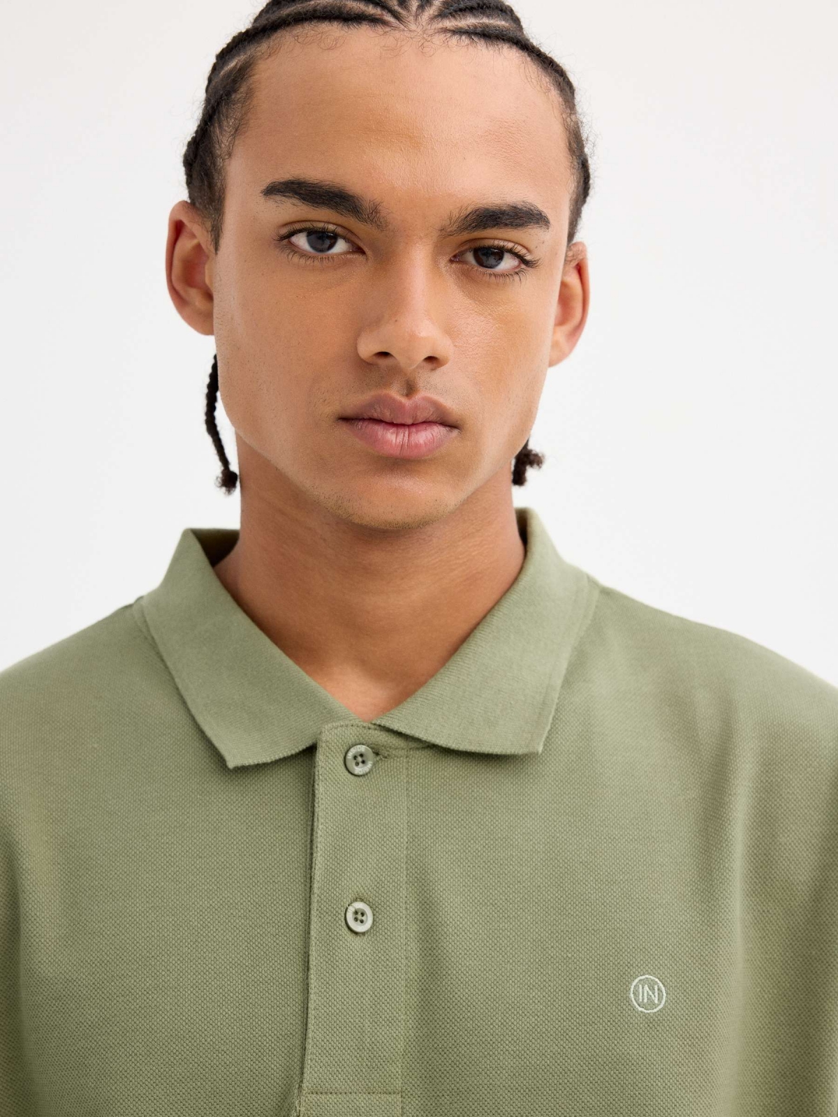 Basic polo khaki detail view
