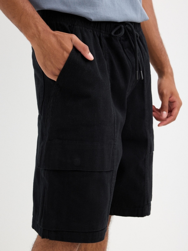 Bermuda super baggy negro vista detalle