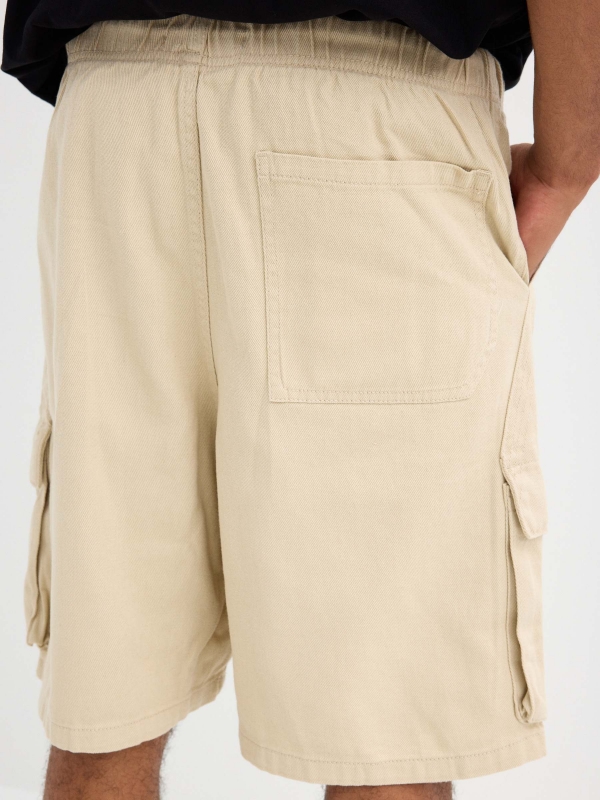 Bermuda super baggy crudo vista detalle