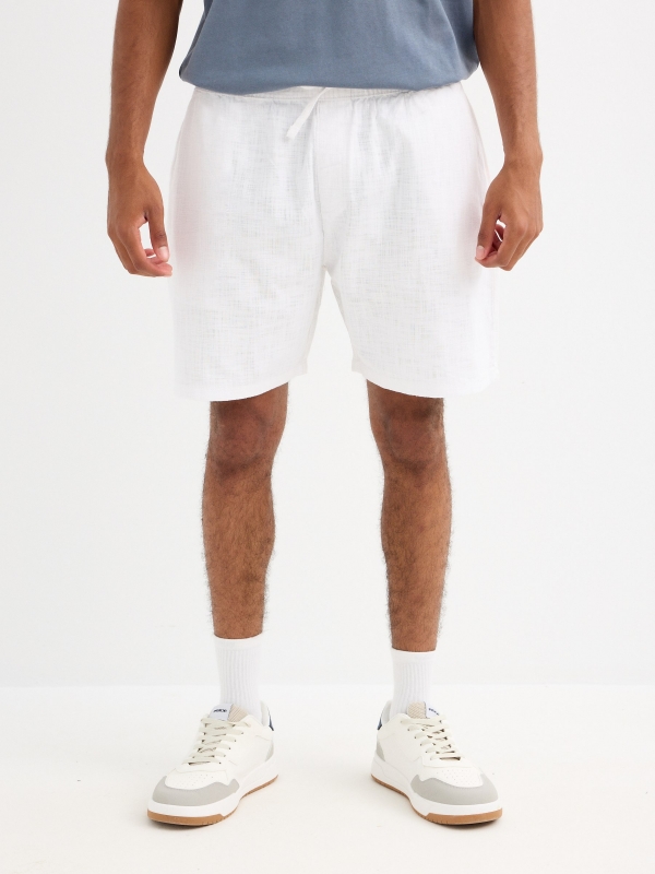Bermuda jogger lisa blanco roto vista general frontal
