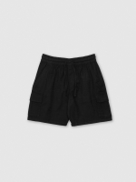 %Pto% Bermuda cargo multibolsillos negro vista frontal