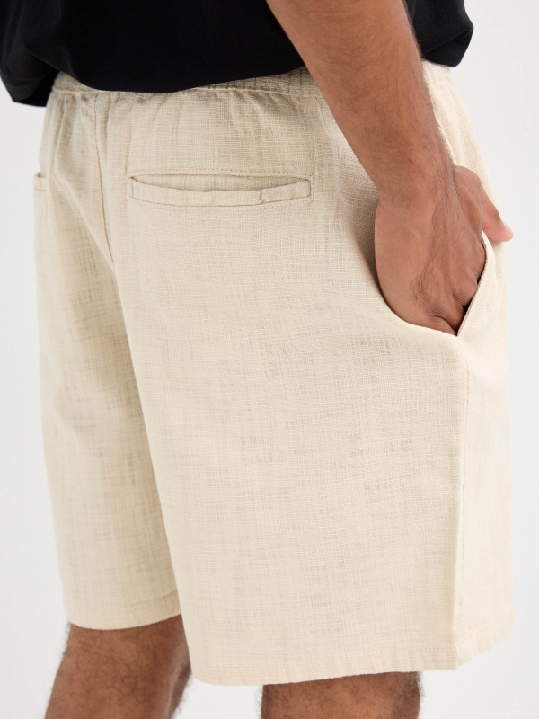 Bermuda jogger lisa beige vista detalle