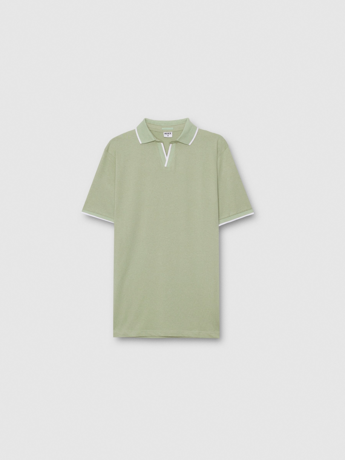  Polo básico decote em V verde acinzentado vista frontal