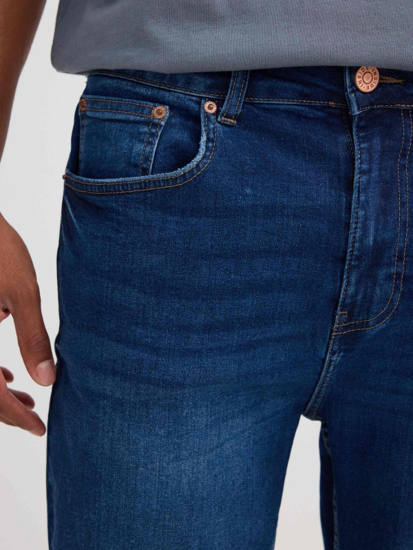 Bermudas denim slim azul oscuro azul vista detalle