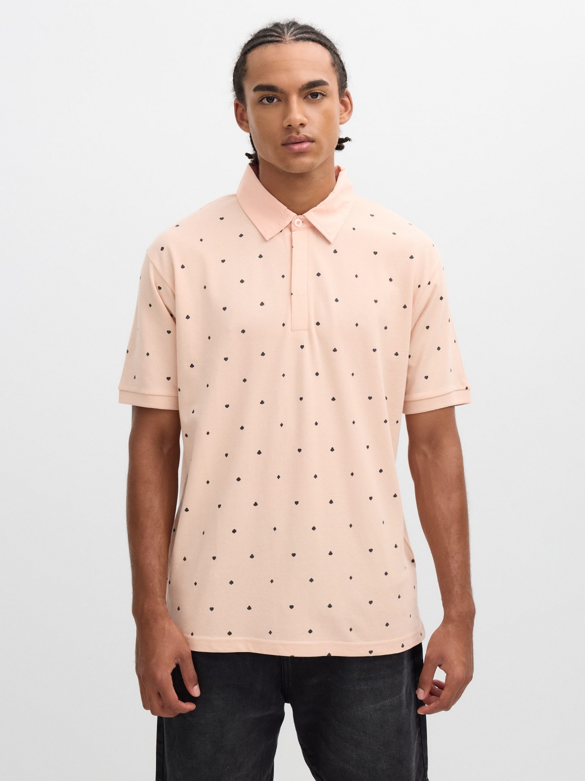 Polo estampado miniprint rosa nude vista meia frontal