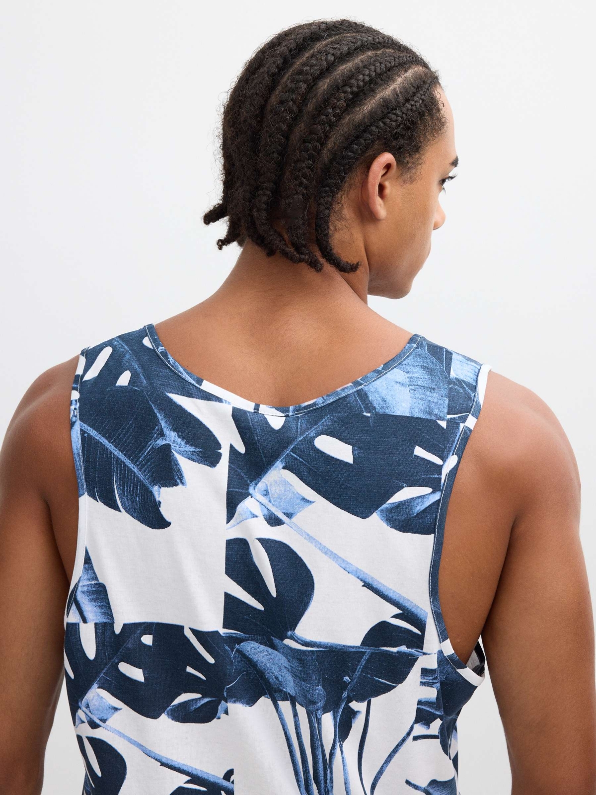 Tropical leaves print tank top white detail view