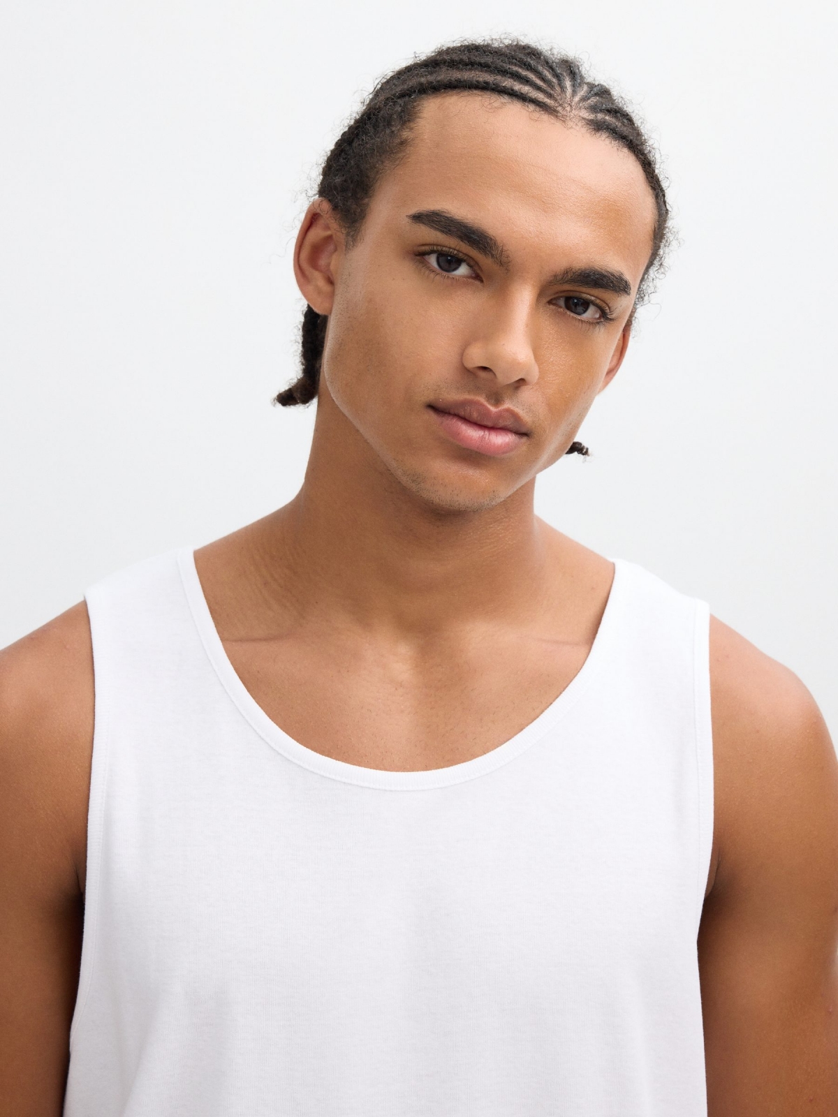 Camiseta de tirantes básica blanco vista detalle