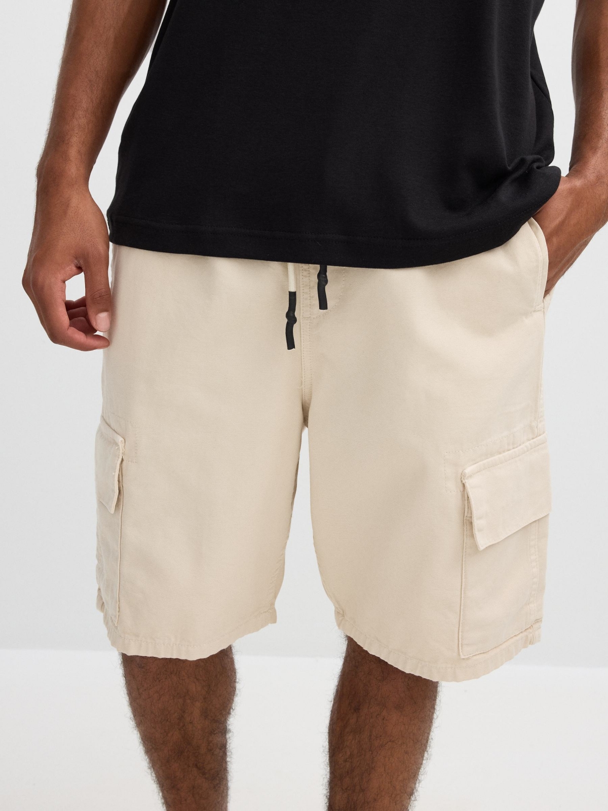 Bermuda jogger cargo crudo vista general frontal
