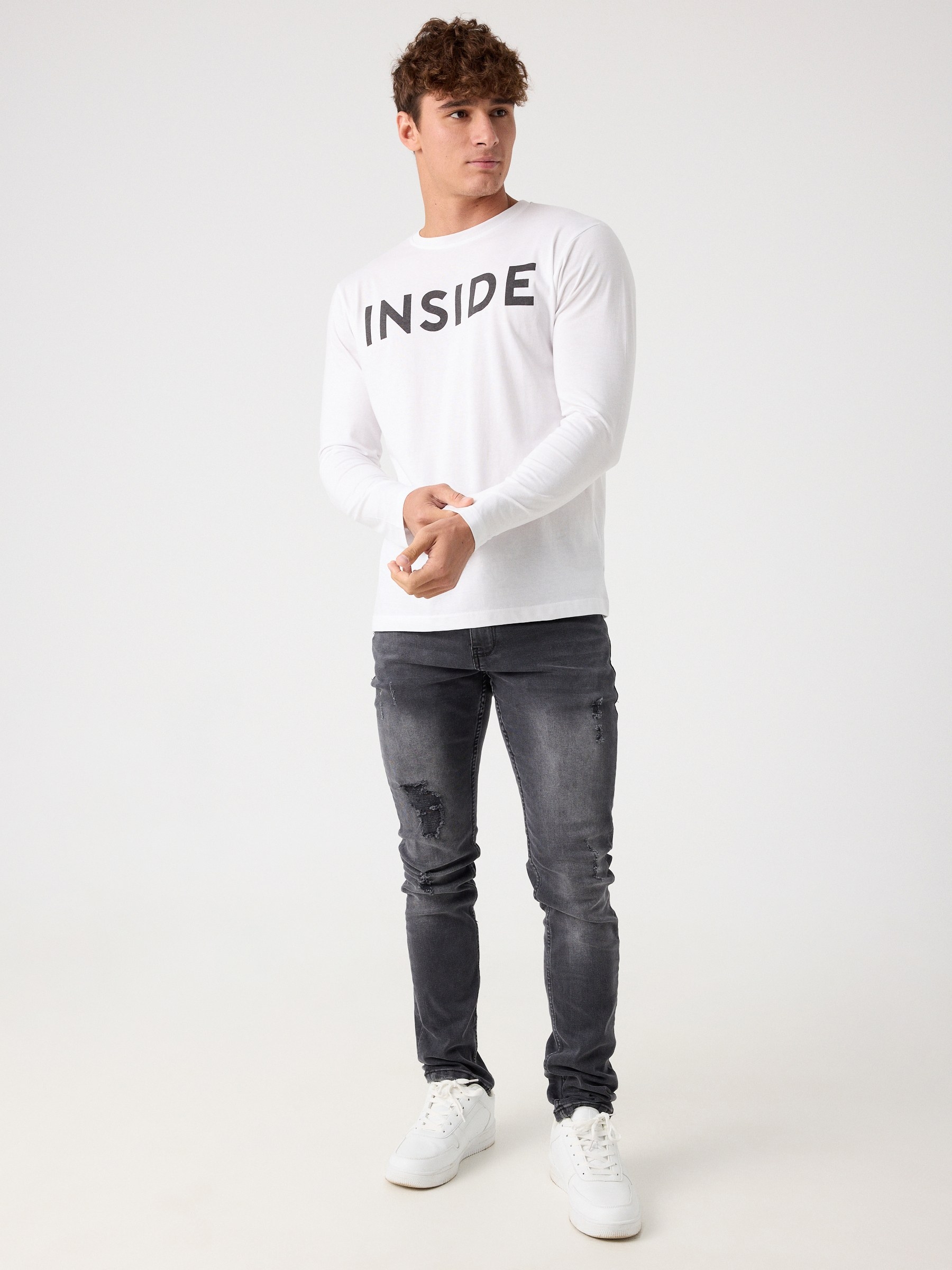 Basic T-shirt with logo white middle front view