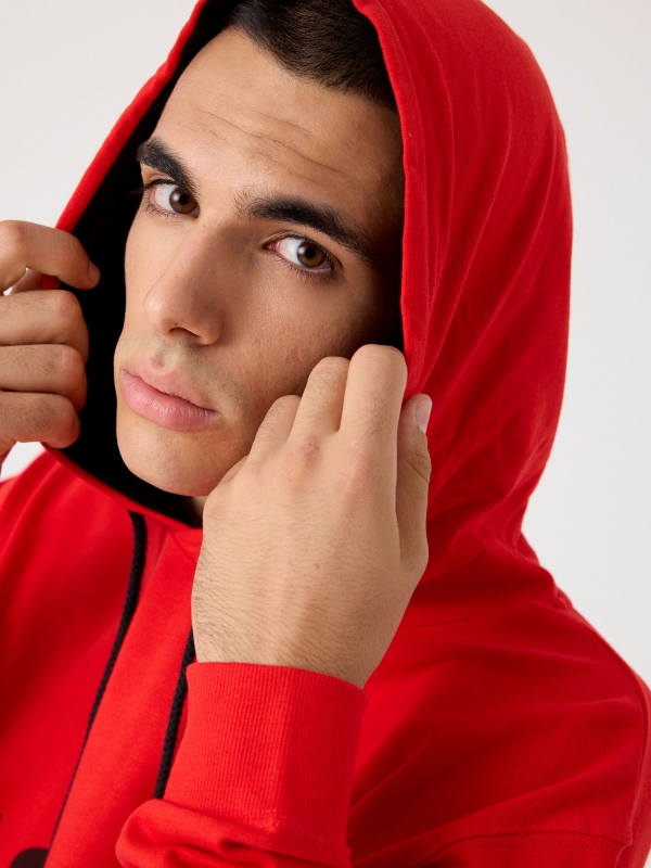 Camisola canguru básica vermelho vista detalhe