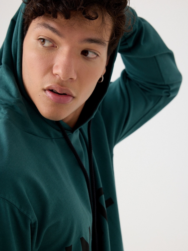 Basic kangaroo sweatshirt green detail view