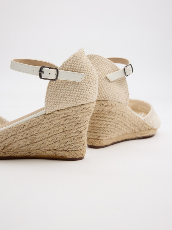 Jute wedge with embroidery off white detail view