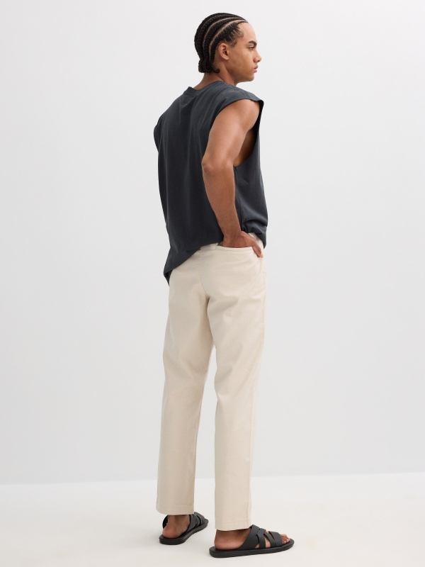 Pantalón lino beige vista media frontal