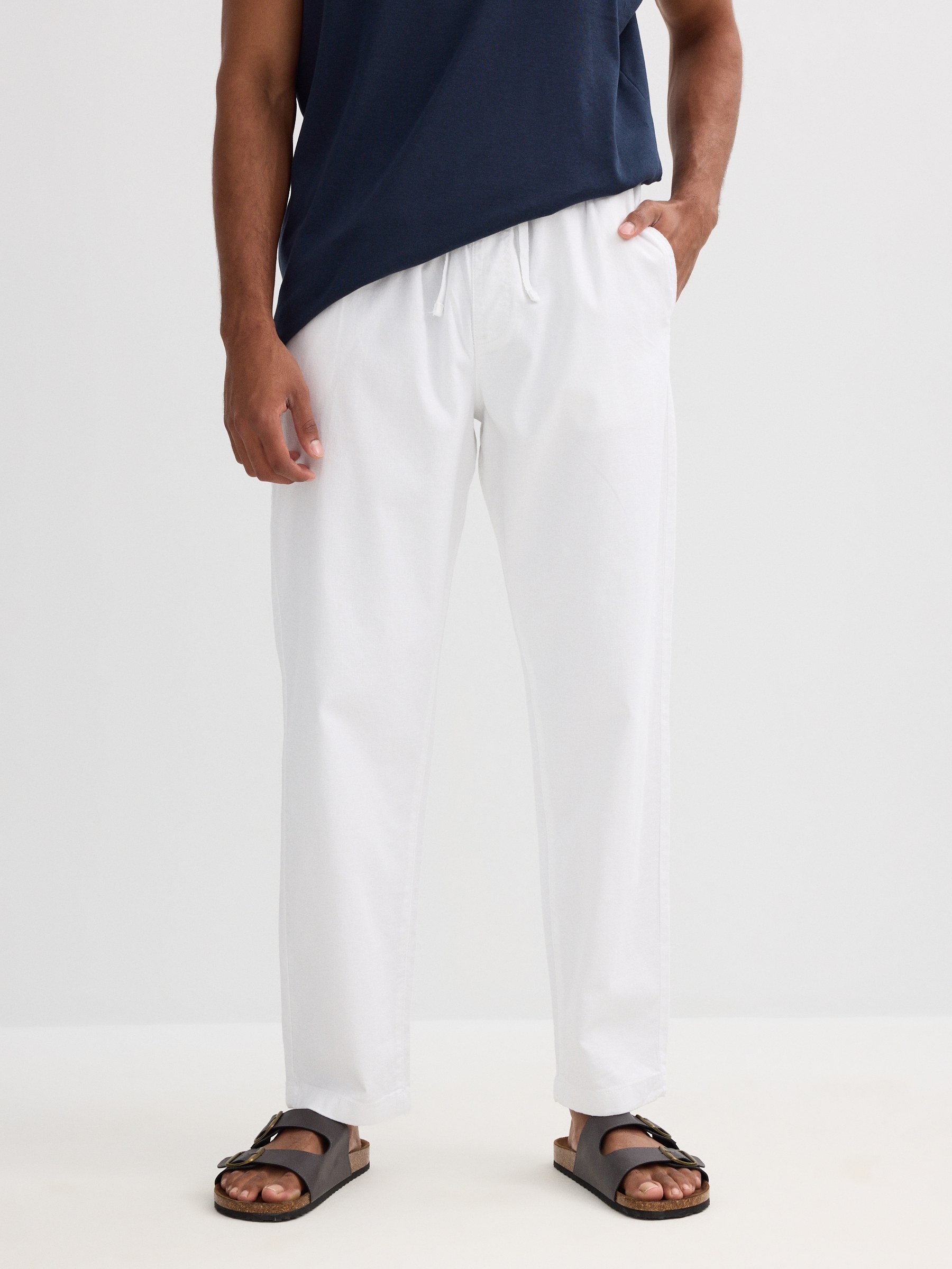 Pantalón lino blanco roto vista general frontal