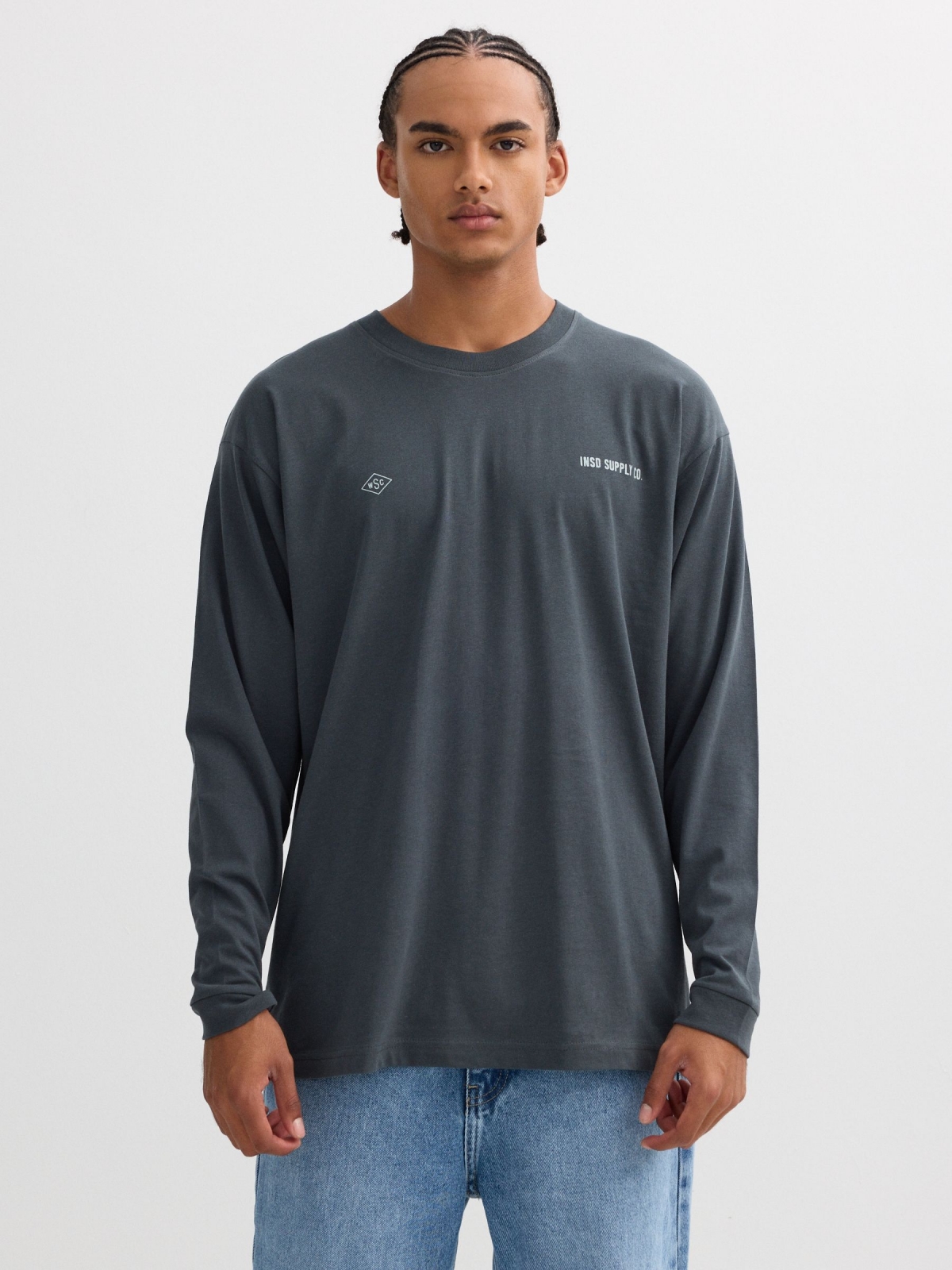 Long-sleeve team print shirt blue middle front view