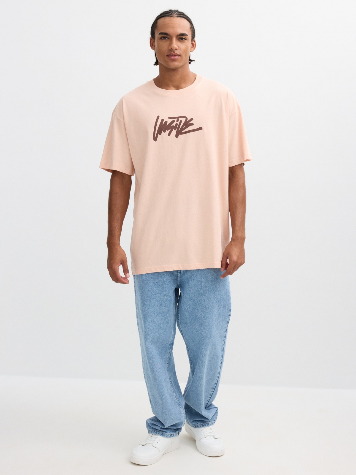 Camiseta estampado texto Inside rosa nude vista general frontal