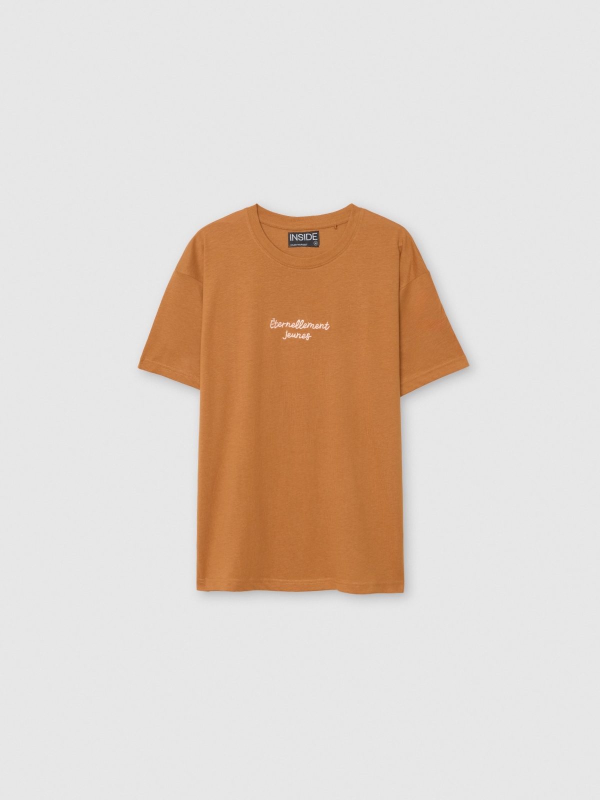  Camiseta estampa texto bordado marrom claro vista frontal