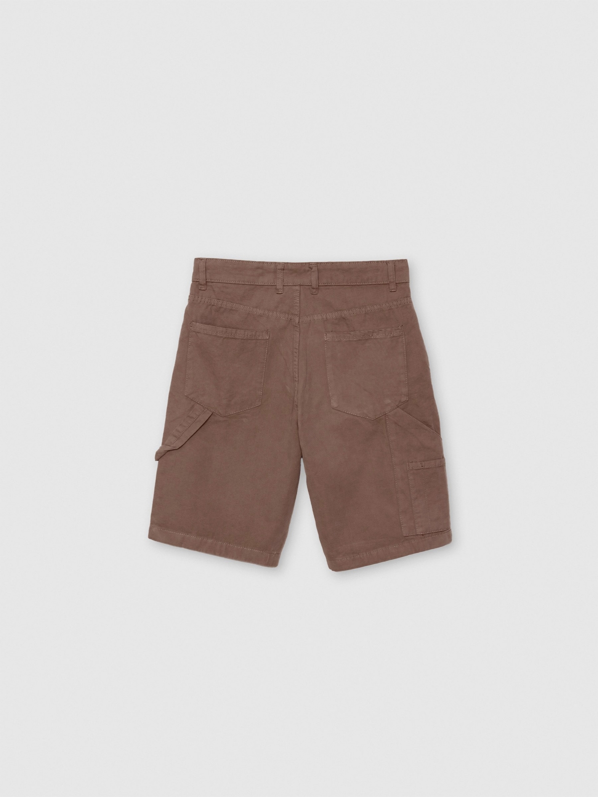 Bermuda carpenter marrón vista trasera