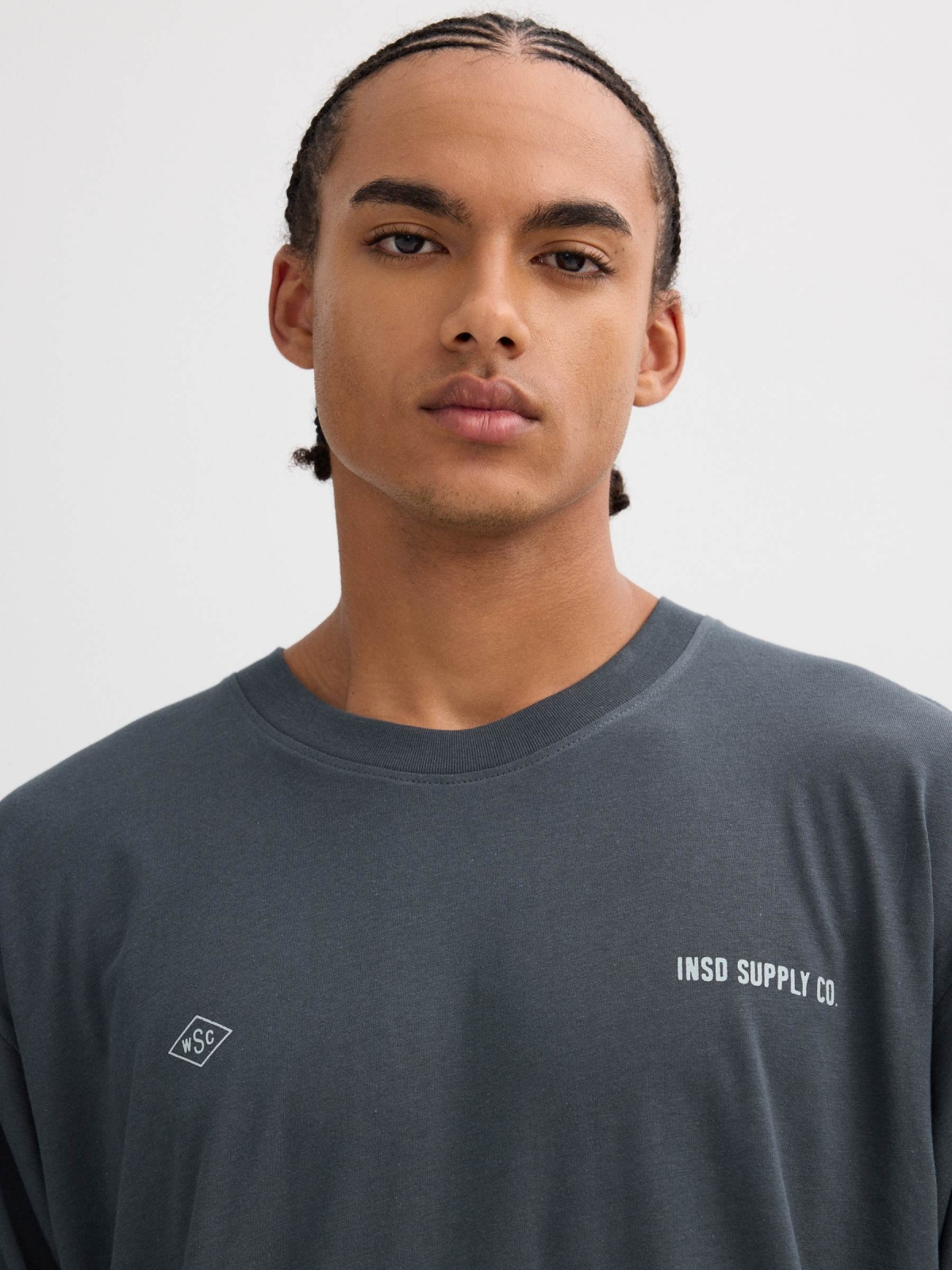 Long-sleeve team print shirt blue detail view