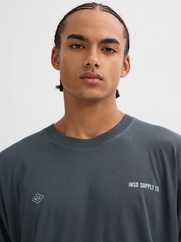 Long-sleeve team print shirt blue detail view